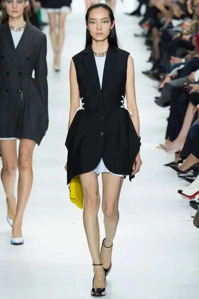 Look 23